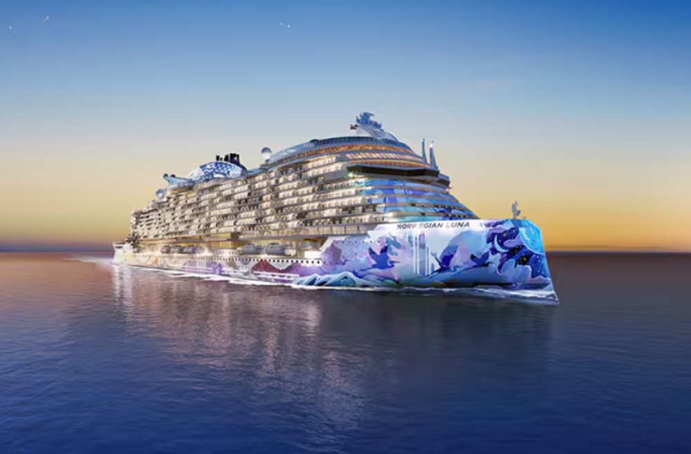 Norwegian Luna