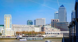 a&o London Docklands Riverside