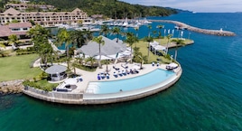 Bannister Hotel & Yacht Club