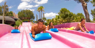 Aqualand Mallorca con vuelo, hotel y entradas incluidas