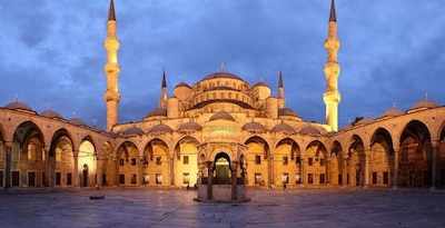 Escapada a Estambul con visitas, crucero por el Bósforo y comida turca