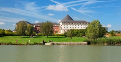 Grand Magic Hotel