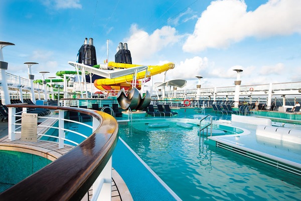 Piscina NCL